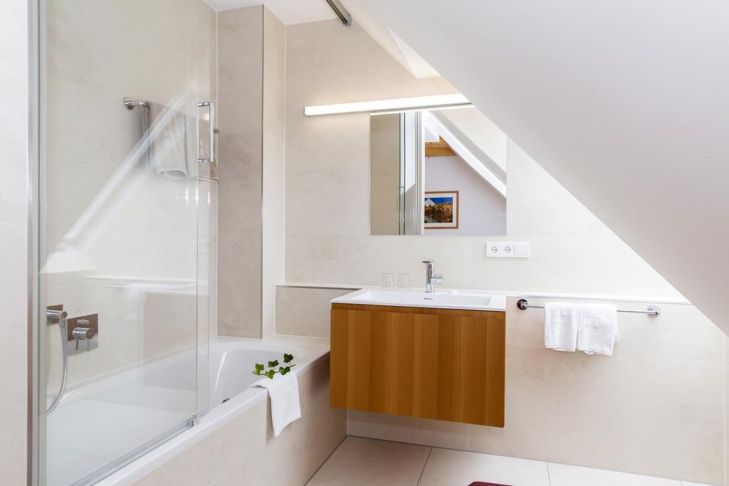 Moor-Rosl Apartmenthotel Gamlitz Bagian luar foto