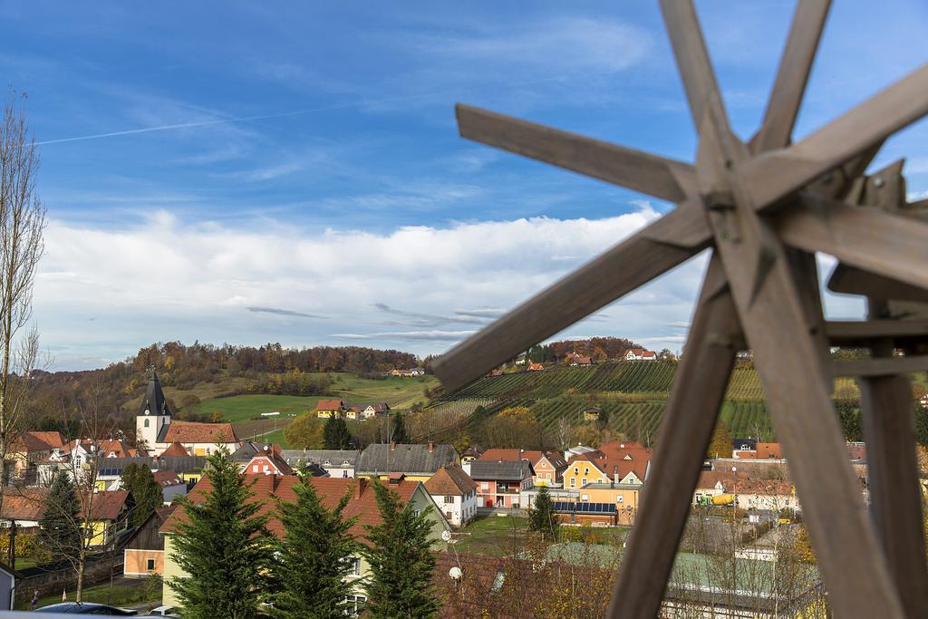 Moor-Rosl Apartmenthotel Gamlitz Bagian luar foto